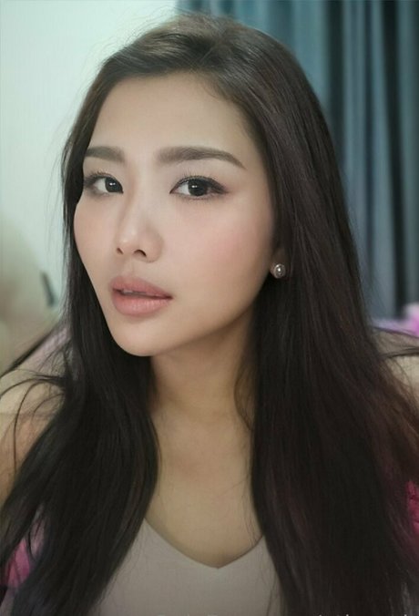 xtinarob erotic star photos