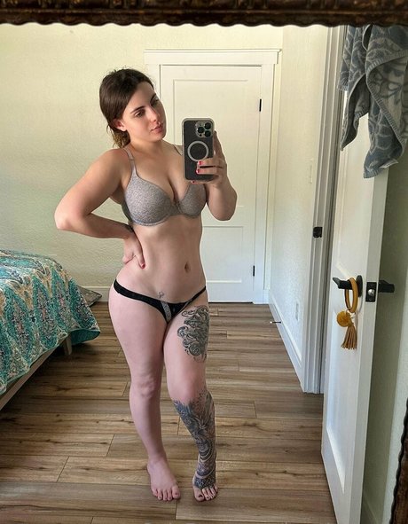 lunabennatv beautiful actress img