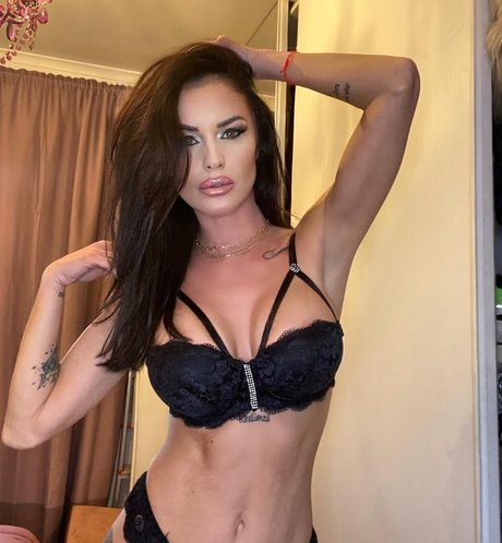 Antonella Mosetti naked pornstar pics