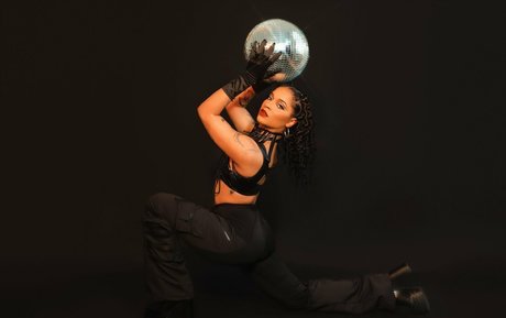 be rave star nudes archive