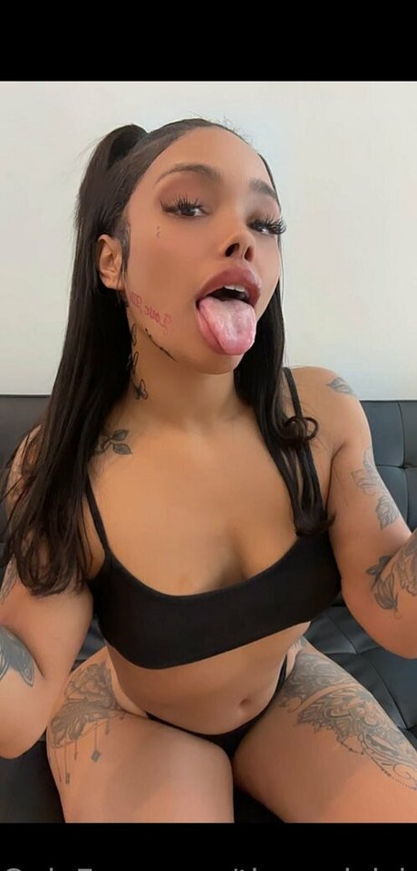 therealvickyy star nudes pictures