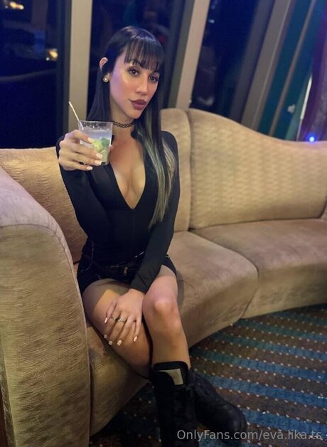 eva lika ts model exclusive pic