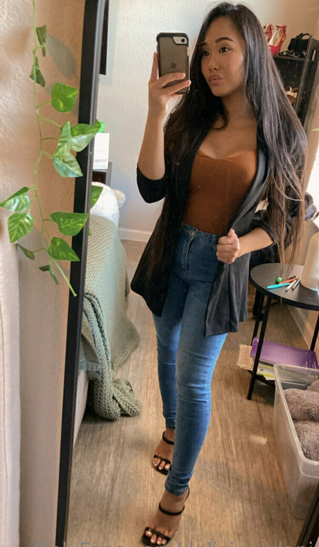 DeliciousDani star pornographic photo