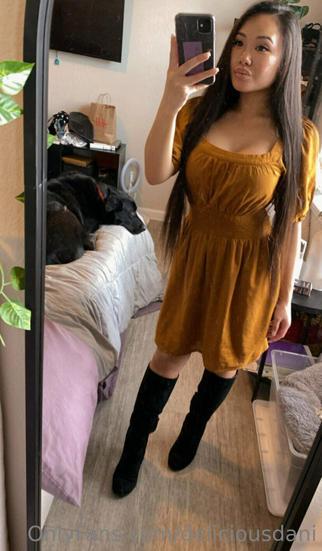 DeliciousDani model high quality photos