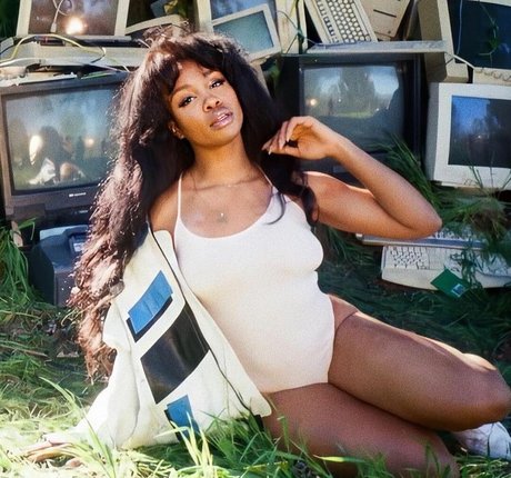 SZA model sex picture