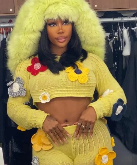 SZA exclusive star img