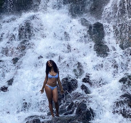 SZA pretty model photos