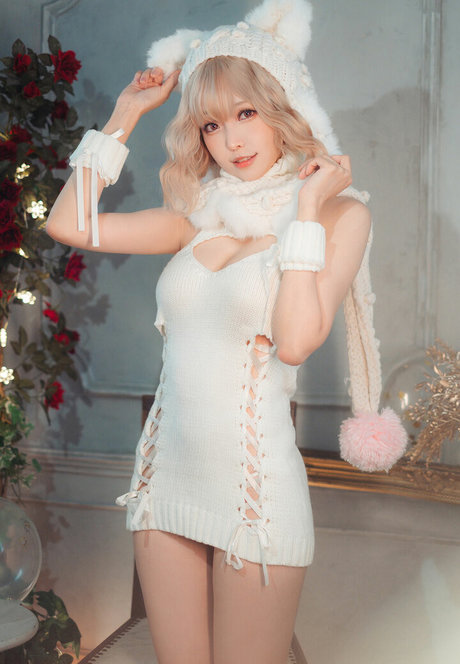 eeelyeee sex actress photo