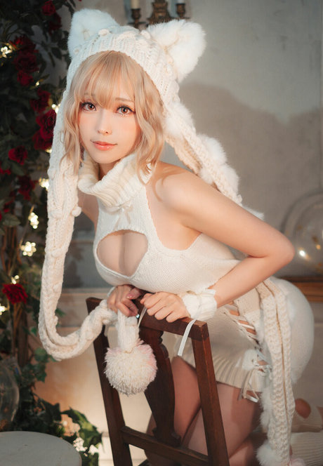 eeelyeee sexy actress gallery