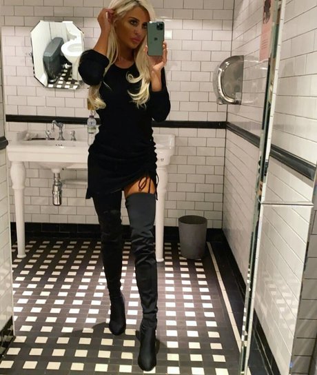 black female onlyfans pretty pic