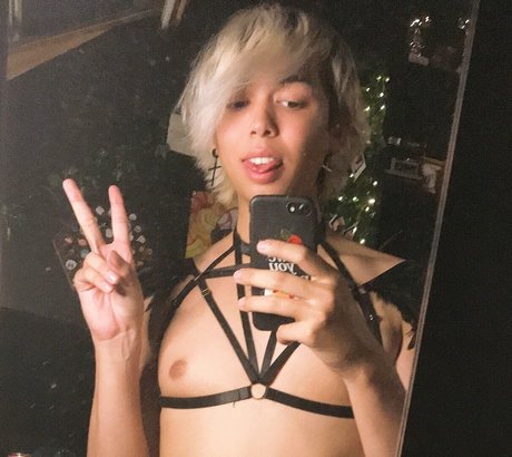 ticktimespirit model free pictures