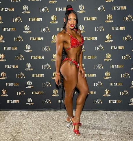 Bianca Belair model pretty pics