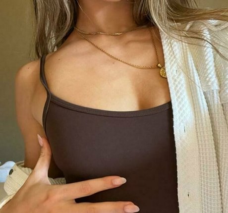 Meelah Robbins pornstar sexy pic