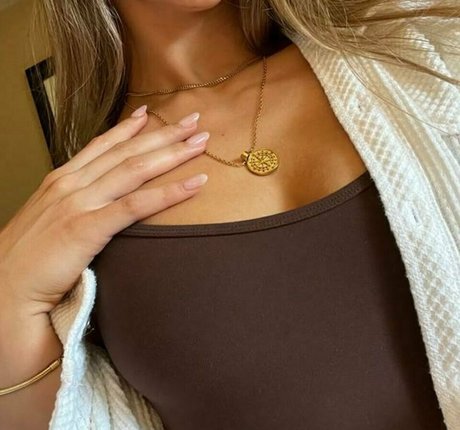 Meelah Robbins beautiful model archive