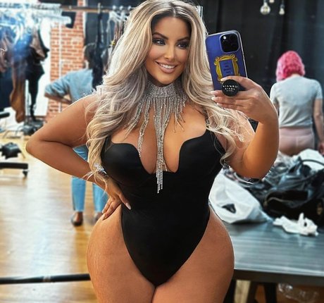 skinny blonde milf onlyfans top photo