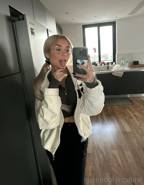 gwendolynceline star naked img