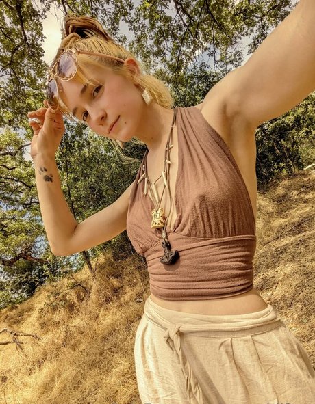 bunnybiifree model adult galleries