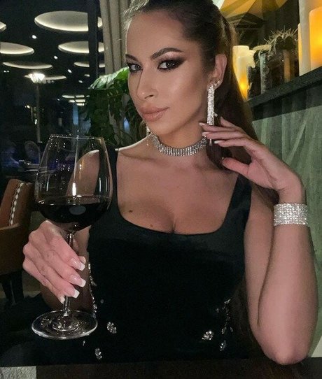 Olesia Levana beautiful actress pics