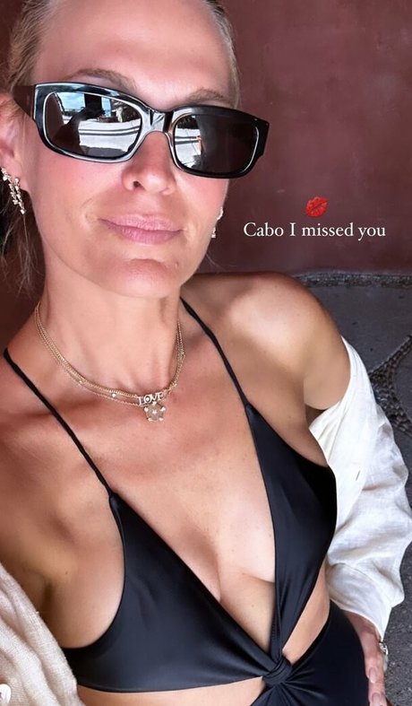 dripping wet pussy onlyfans art xxx photo