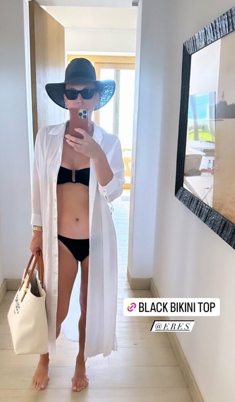 lesbian anal strapon onlyfans hd photos