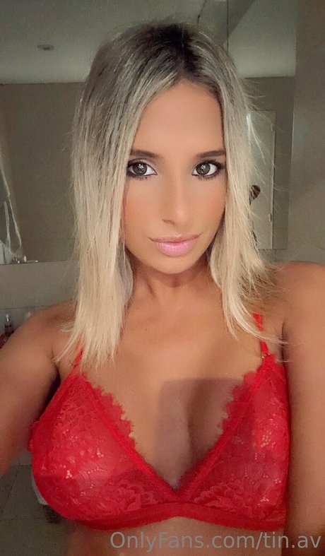 tin av star nudes pic