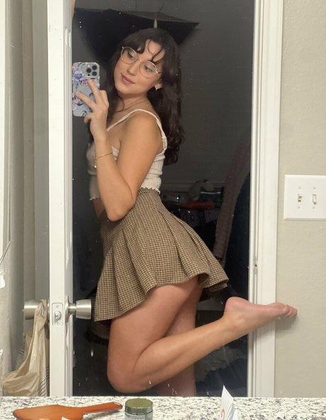 deeptoop nude actress pictures