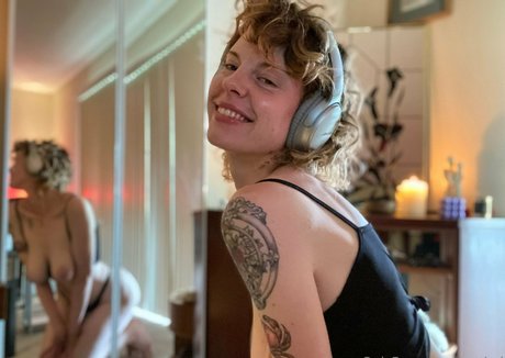 hottied pornographic model photos