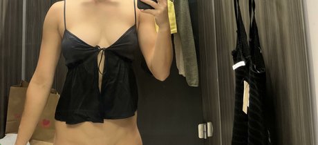 skylarosy nudes star image