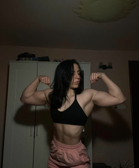 courtney01 exclusive star picture