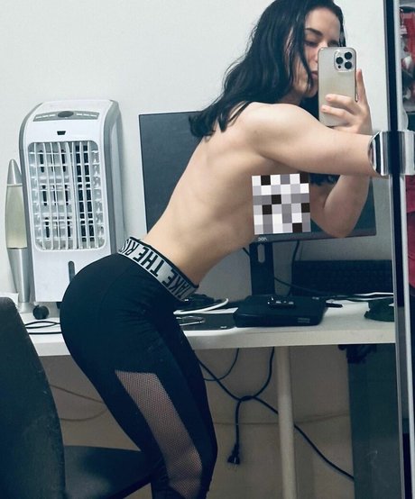 courtney01 nude actress archive