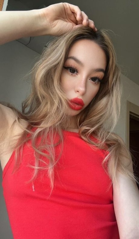 Holy Harlot nude pornstar gallery