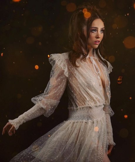 small tits asian onlyfans top pic