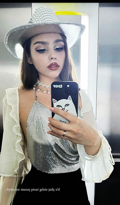 Kamochi ASMR pretty pornstar photo