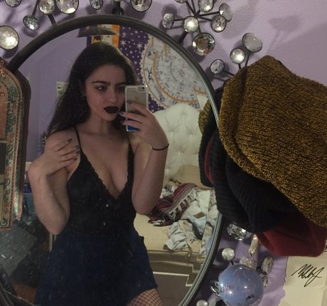 artbitch666 nudes model pics