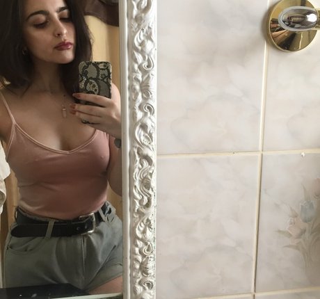 artbitch666 pornographic model image