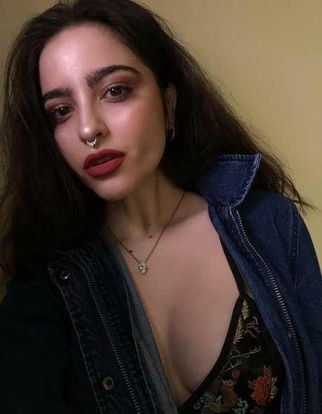 artbitch666 model best picture