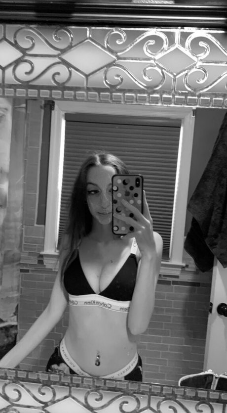 FrontDeskLady star pretty galleries