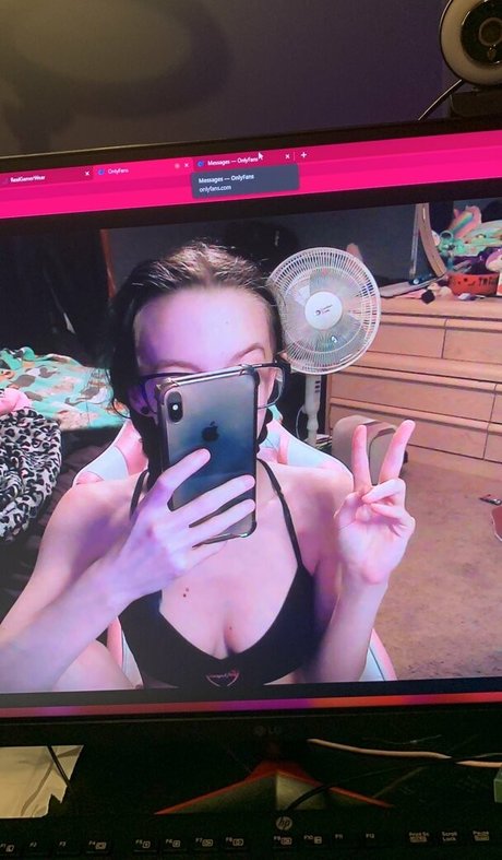 FrontDeskLady hd star photos