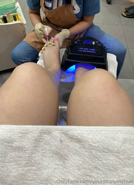 yourstrulymsfeet star sex photos