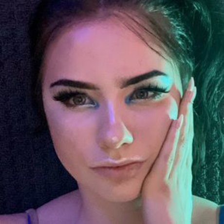 sleppyy naked actress pic