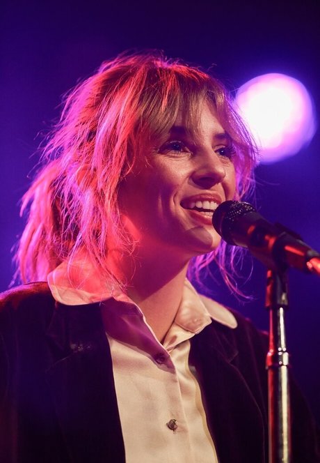 Maya Hawke art pornstar pic