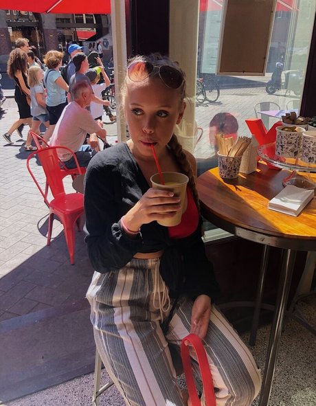 Emily Kyte top model photos