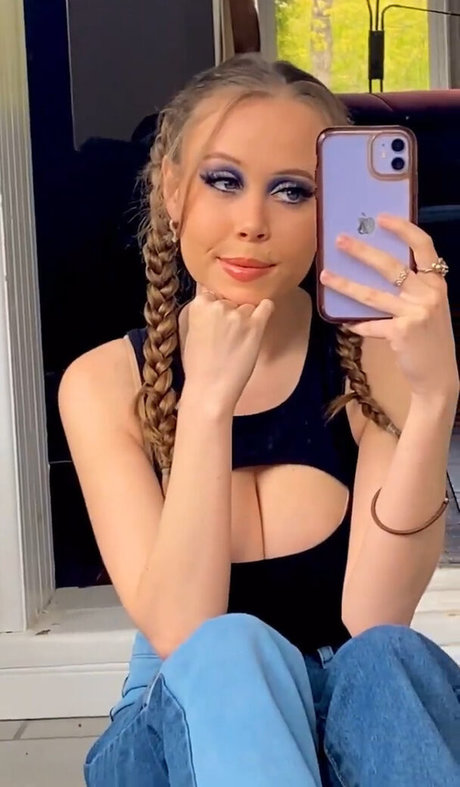 Emily Kyte pornstar exclusive image