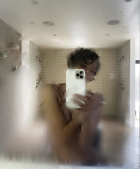 Halle Berry erotic star gallery