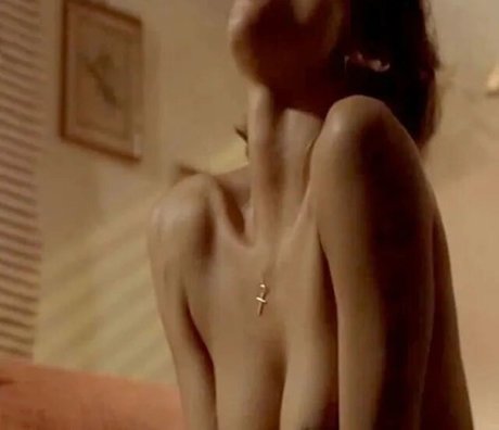 Halle Berry naked actress archive