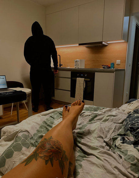 feetloretta star exclusive pictures