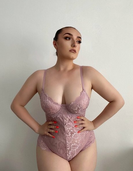 sammiewarren top model img