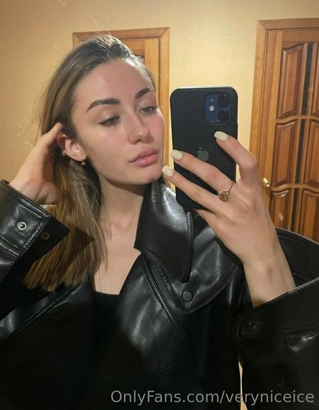 veryniceice model adult galleries