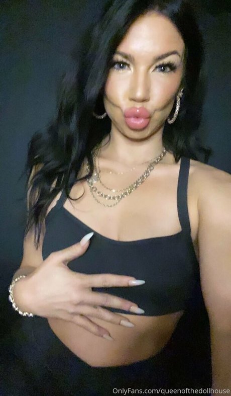 queenofthedollhouse exclusive pornstar images