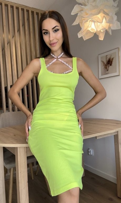 HoneyKisss pornographic actress galleries